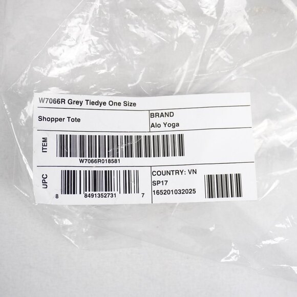 ALO Yoga Shopper Tote Bag with Logo Print in Grey Tiedye - NWT - Picture 10 of 10